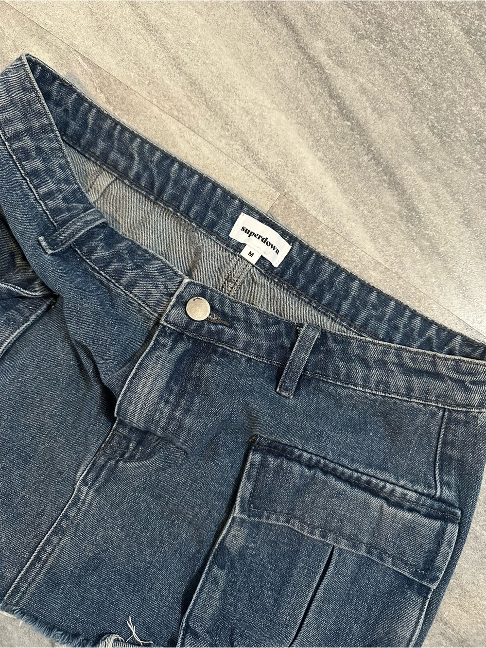 Revolve Superdown denim cargo Mini Skirt M - Picture 3 of 5